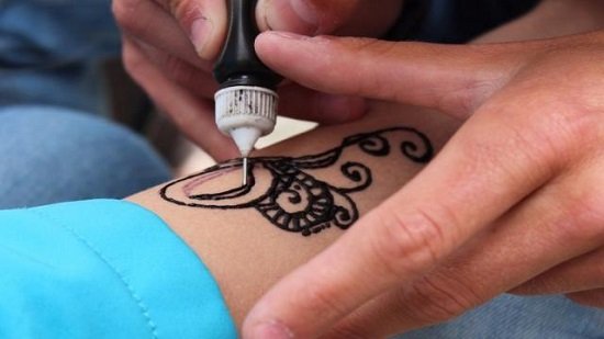Como Tirar Tatuagem de Henna Rápido